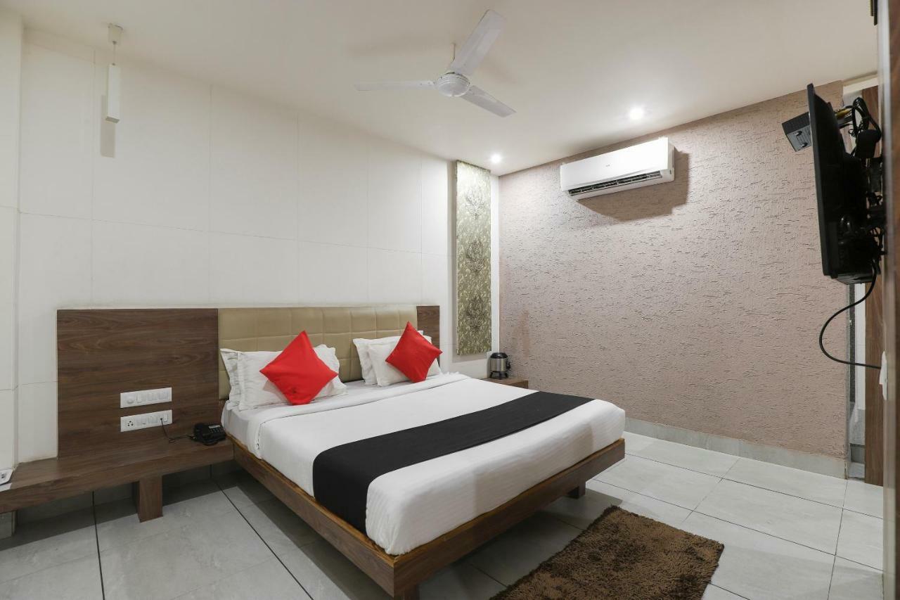 Hotel Apple Residency Pātan Zewnętrze zdjęcie