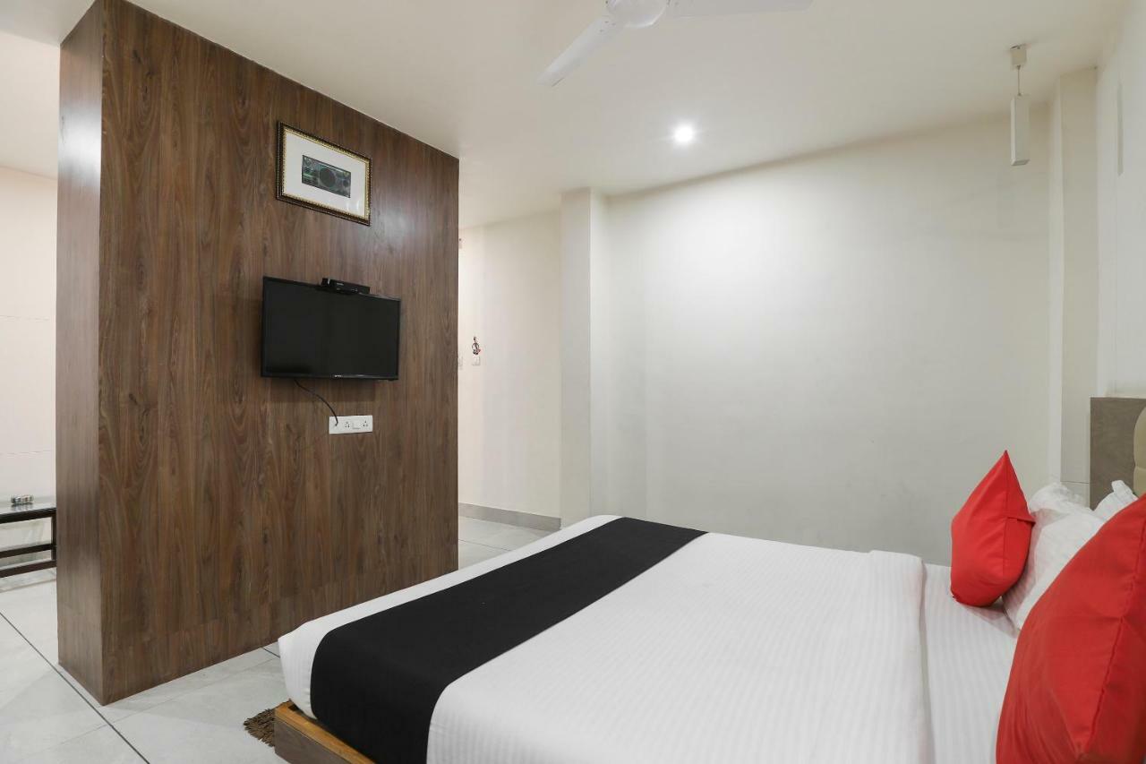 Hotel Apple Residency Pātan Zewnętrze zdjęcie