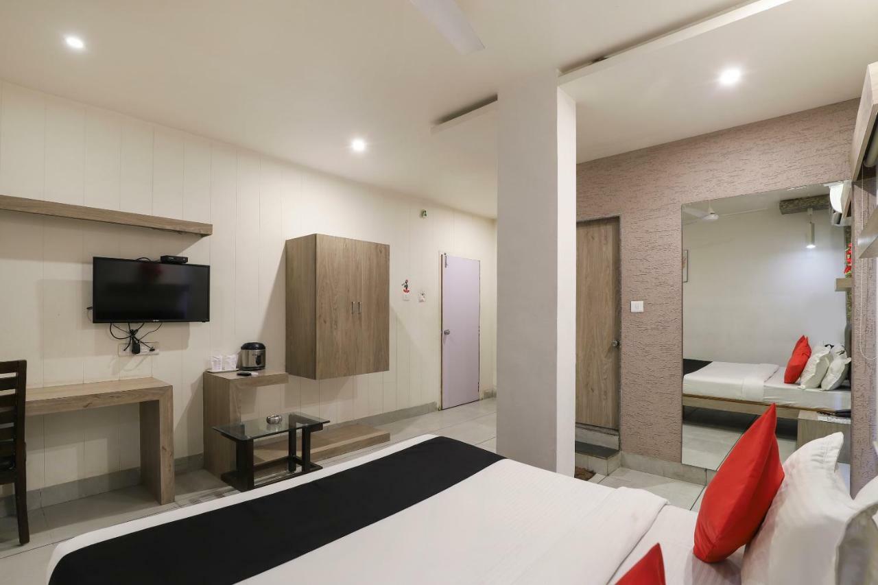 Hotel Apple Residency Pātan Zewnętrze zdjęcie